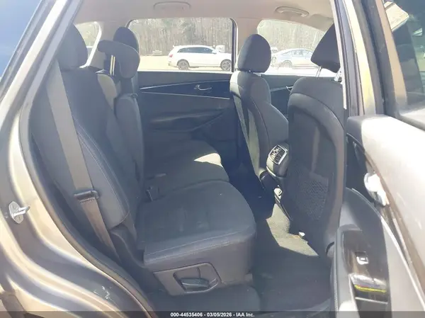 5XYPG4A37KG555969 2019 KIA SORENTO - Image 8