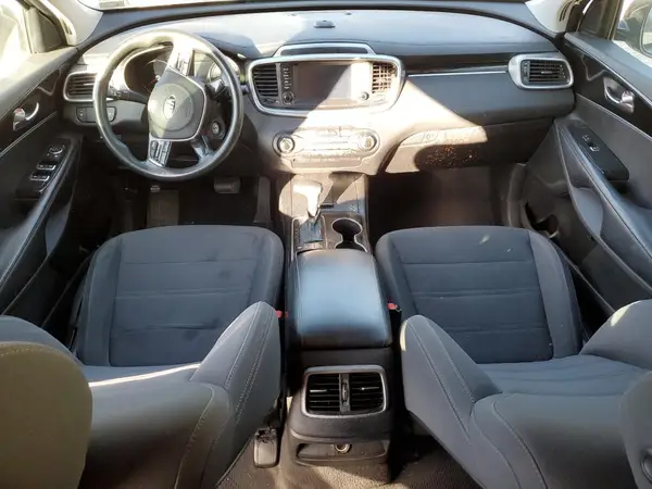 5XYPG4A37KG569192 2019 KIA SORENTO - Image 8