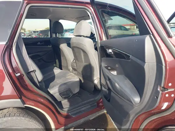 5XYPG4A37KG571069 2019 KIA SORENTO - Image 8