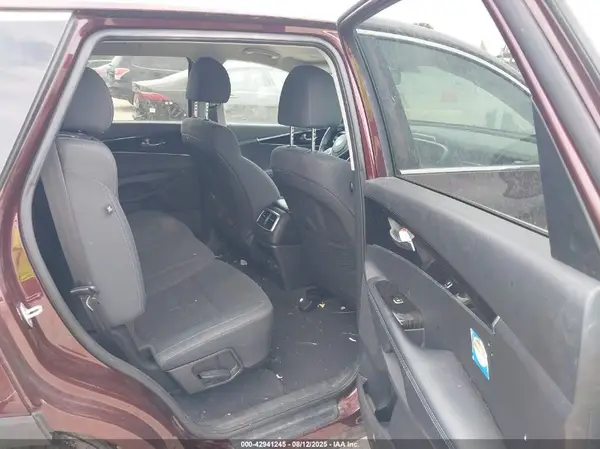 5XYPG4A37KG573646 2019 KIA SORENTO - Image 8
