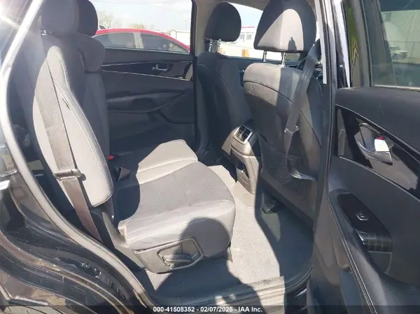 5XYPG4A37KG578216 2019 KIA SORENTO - Image 8