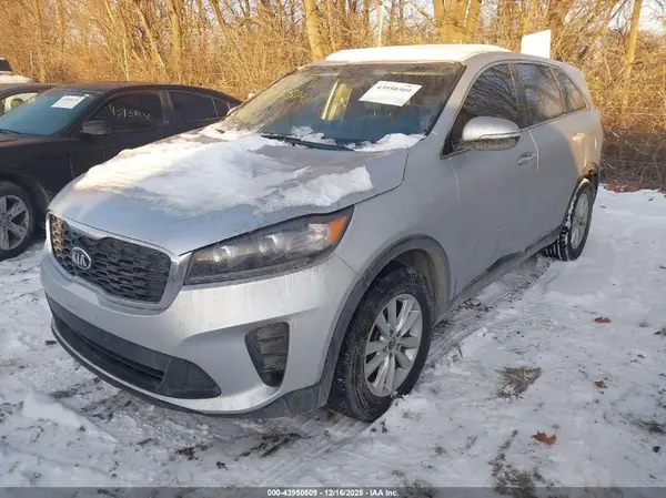 5XYPG4A37KG578832 2019 KIA SORENTO - Image 2