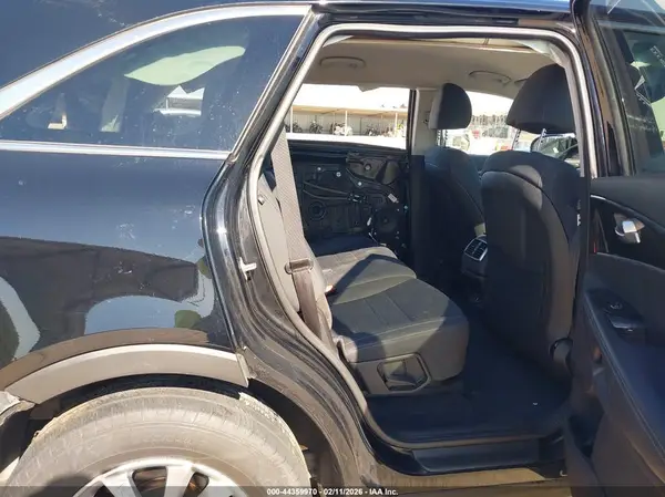5XYPG4A37KG580998 2019 KIA SORENTO - Image 8