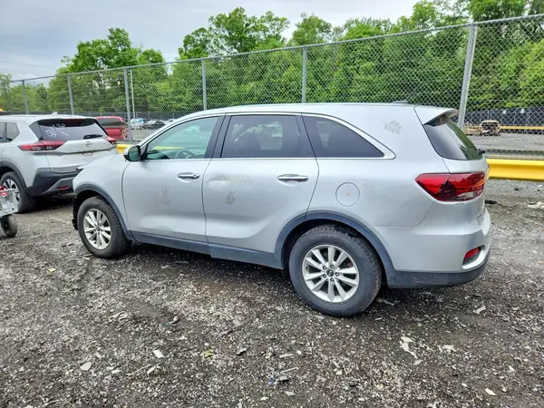 5XYPG4A37KG581245 2019 KIA SORENTO - Image 2