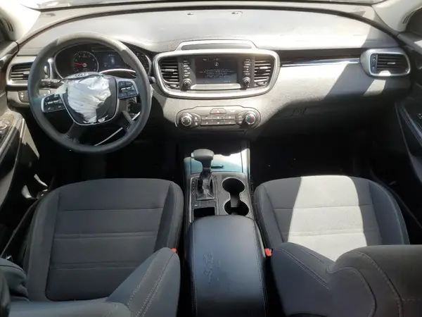5XYPG4A37KG588843 2019 KIA SORENTO - Image 8