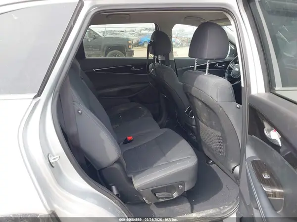 5XYPG4A37LG623687 2020 KIA SORENTO - Image 8