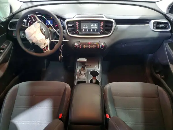 5XYPG4A37LG657631 2020 KIA SORENTO - Image 8