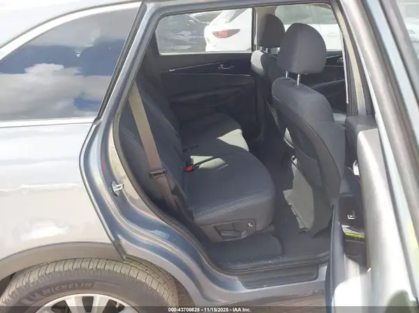5XYPG4A37LG662716 2020 KIA SORENTO - Image 8