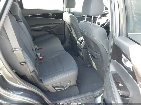 5XYPG4A37LG668225 2020 KIA SORENTO - Image 8