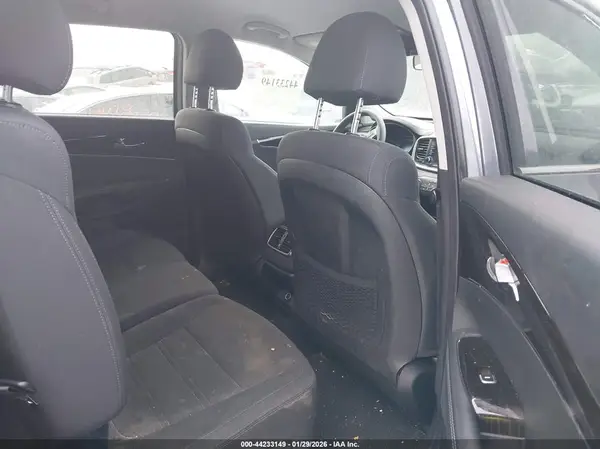 5XYPG4A37LG698759 2020 KIA SORENTO - Image 8