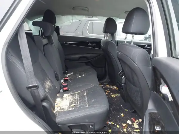 5XYPG4A37LG699135 2020 KIA SORENTO - Image 8