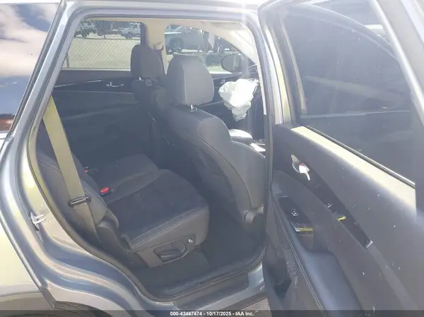 5XYPG4A37LG711798 2020 KIA SORENTO - Image 8