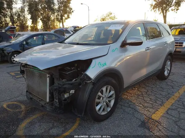5XYPG4A38GG002240 2016 KIA SORENTO - Image 2