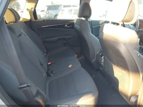 5XYPG4A38GG002240 2016 KIA SORENTO - Image 8
