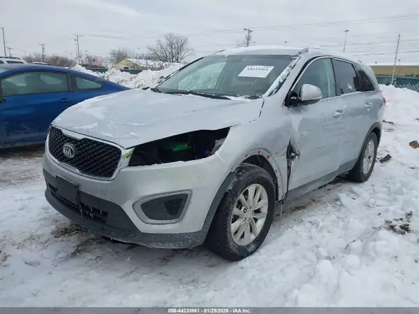 5XYPG4A38GG023752 2016 KIA SORENTO - Image 2