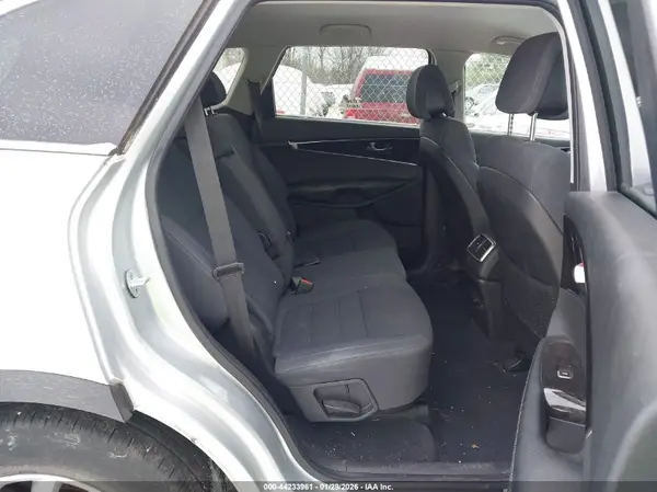 5XYPG4A38GG023752 2016 KIA SORENTO - Image 8