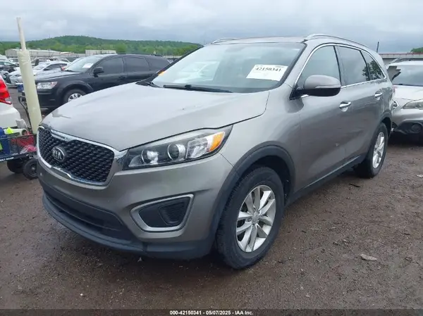 5XYPG4A38GG029325 2016 KIA SORENTO - Image 2
