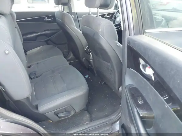 5XYPG4A38GG033374 2016 KIA SORENTO - Image 8