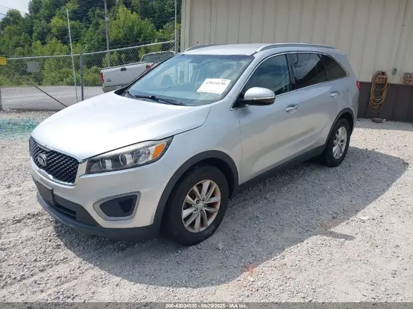 5XYPG4A38GG035349 2016 KIA SORENTO - Image 2