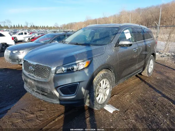 5XYPG4A38GG058372 2016 KIA SORENTO - Image 2