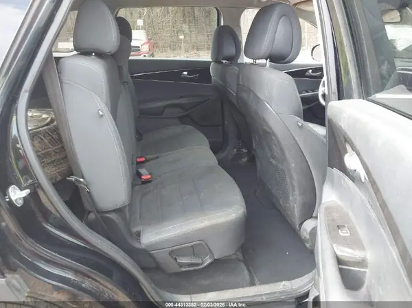 5XYPG4A38GG064611 2016 KIA SORENTO - Image 8