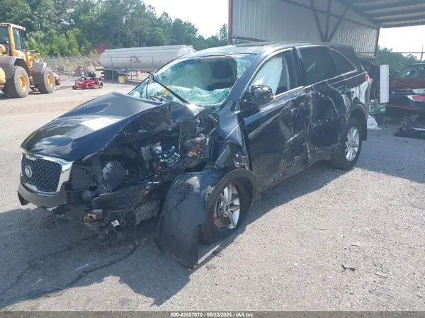 5XYPG4A38GG073910 2016 KIA SORENTO - Image 2