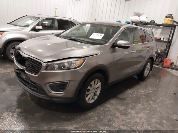 5XYPG4A38GG074877 2016 KIA SORENTO - Image 2