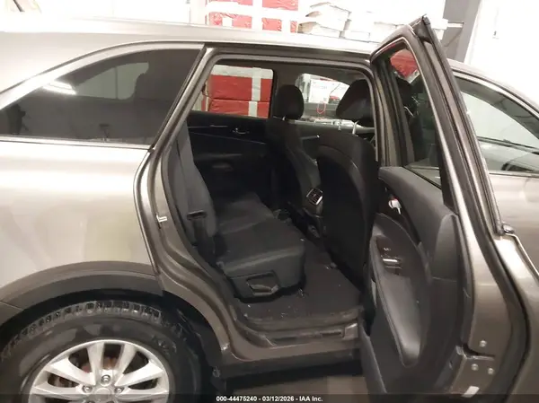 5XYPG4A38GG074877 2016 KIA SORENTO - Image 8