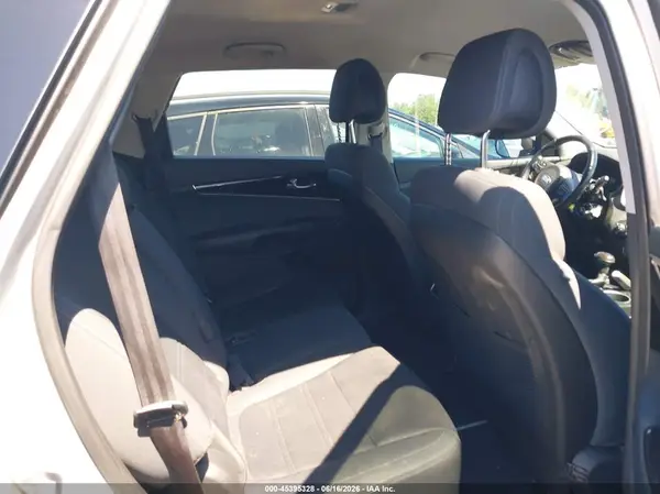 5XYPG4A38GG091839 2016 KIA SORENTO - Image 8