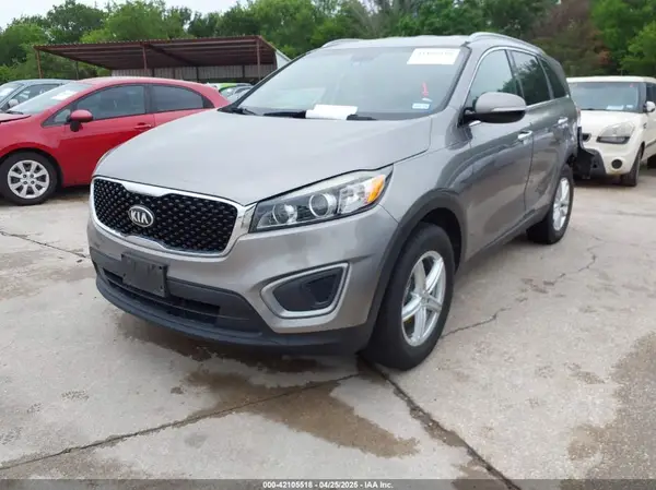 5XYPG4A38GG114164 2016 KIA SORENTO - Image 2