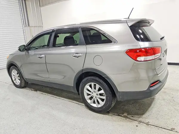 5XYPG4A38GG115704 2016 KIA SORENTO - Image 2