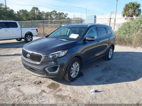 5XYPG4A38GG116769 2016 KIA SORENTO - Image 2