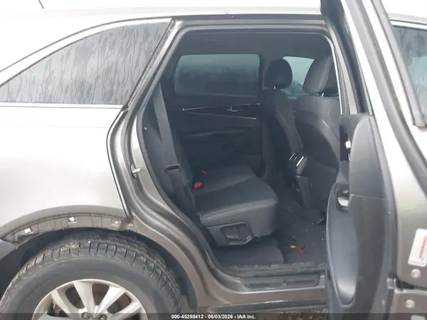 5XYPG4A38GG119655 2016 KIA SORENTO - Image 8