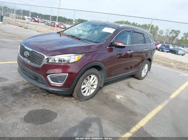 5XYPG4A38GG127707 2016 KIA SORENTO - Image 2