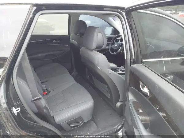 5XYPG4A38GG155863 2016 KIA SORENTO - Image 8