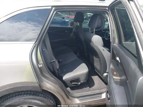 5XYPG4A38GG162263 2016 KIA SORENTO - Image 8