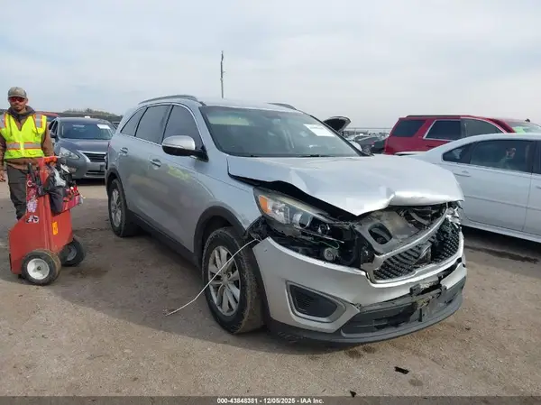 5XYPG4A38HG189612 2017 KIA SORENTO - Image 1