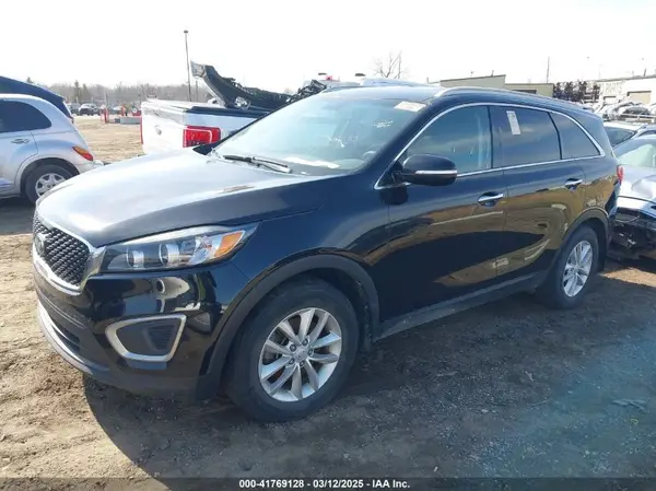 5XYPG4A38HG191151 2017 KIA SORENTO - Image 2