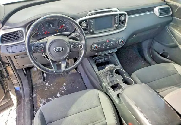 5XYPG4A38HG191621 2017 KIA SORENTO - Image 8