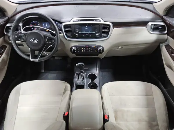 5XYPG4A38HG193370 2017 KIA SORENTO - Image 8