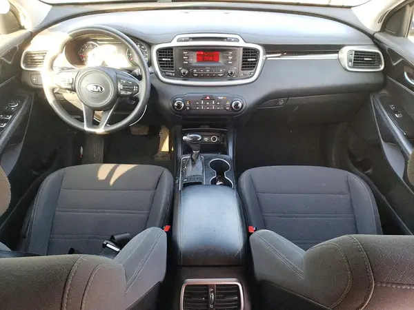 5XYPG4A38HG194308 2017 KIA SORENTO - Image 8