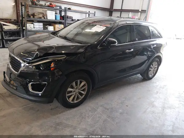 5XYPG4A38HG195698 2017 KIA SORENTO - Image 2