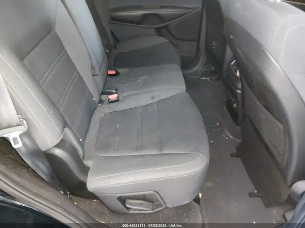 5XYPG4A38HG195698 2017 KIA SORENTO - Image 8