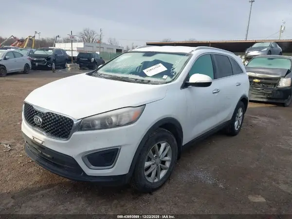 5XYPG4A38HG198102 2017 KIA SORENTO - Image 2