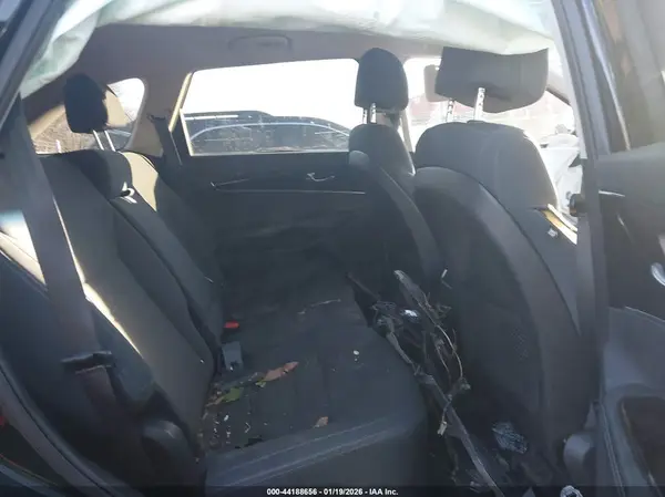 5XYPG4A38HG202858 2017 KIA SORENTO - Image 8