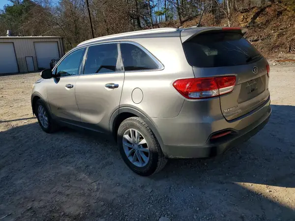 5XYPG4A38HG203282 2017 KIA SORENTO - Image 2