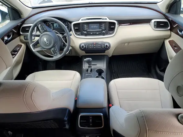 5XYPG4A38HG208336 2017 KIA SORENTO - Image 8