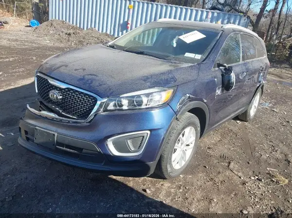 5XYPG4A38HG208823 2017 KIA SORENTO - Image 2
