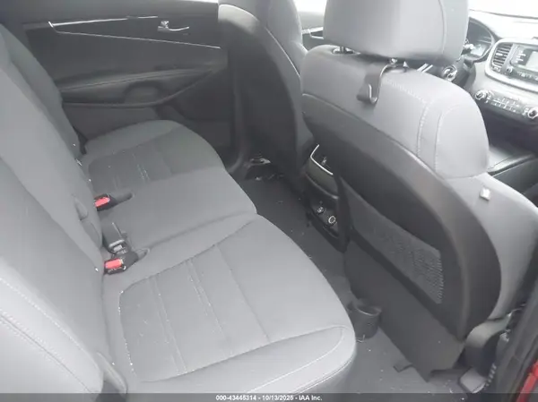 5XYPG4A38HG209910 2017 KIA SORENTO - Image 8