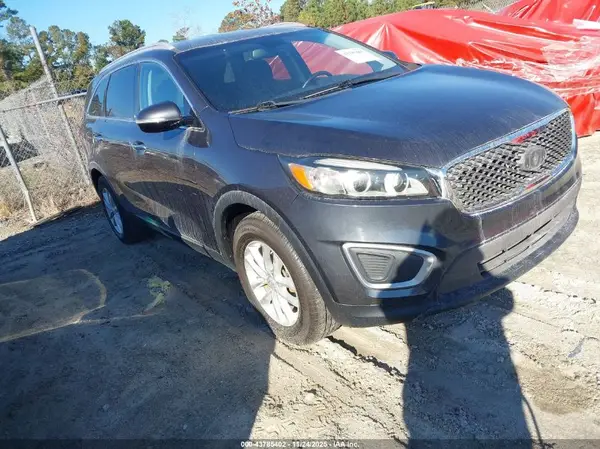 5XYPG4A38HG212175 2017 KIA SORENTO - Image 1